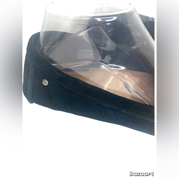 UGG Black and Tan Women's Loafers - Picture 9 of 10